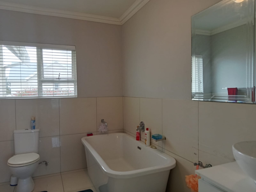 4 Bedroom Property for Sale in Gonubie Eastern Cape